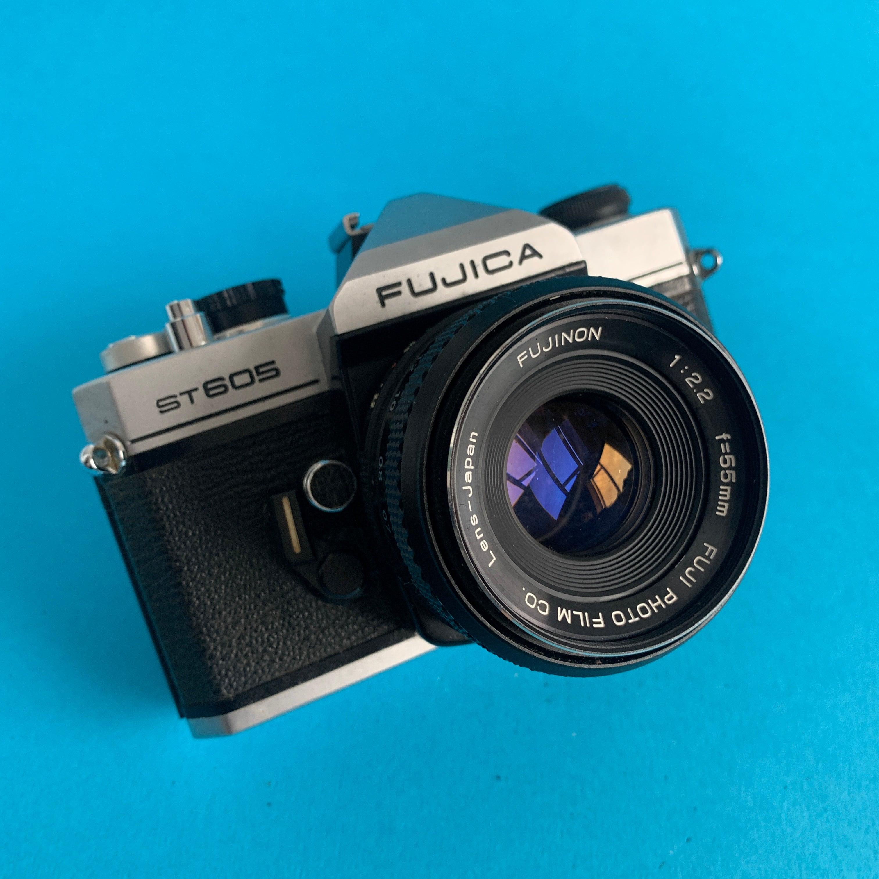 Fujica, Fujica ST605 Appareil photo reflex 35mm avec objectif principal