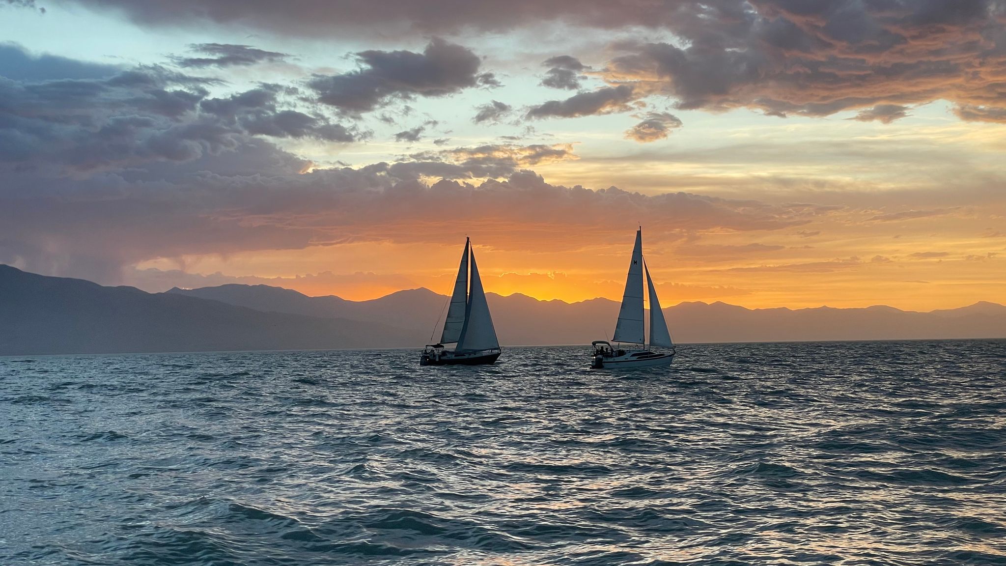 Allen's Camera, Voile au coucher du soleil - Lac Utah